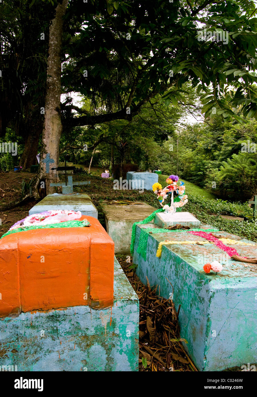 Guatemala. Izabal. Rio Dulce. Il cimitero. Foto Stock