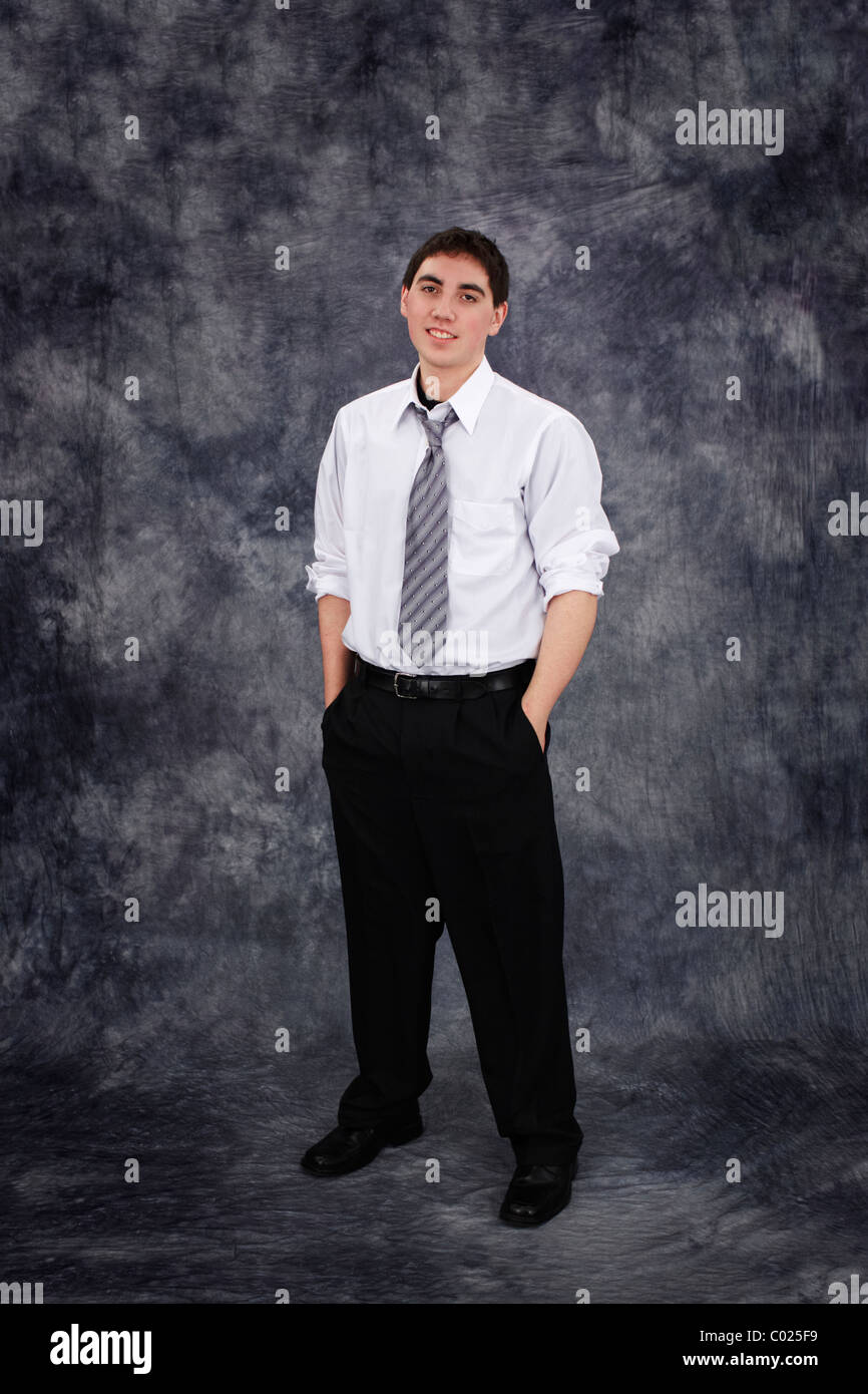 Un ragazzo adolescente high school senior Foto Stock