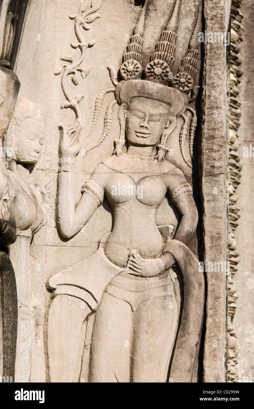 Il sollievo di Apsara ballerino, Angkor Wat, i templi di Angkor, Siem Reap, Cambogia, Indocina, sud-est asiatico Foto Stock