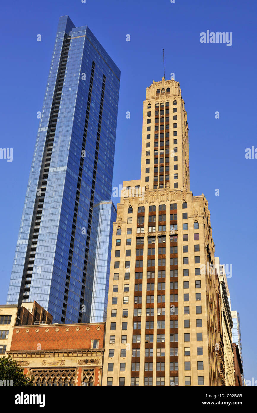 Eredità al Millennium Park edificio e l'edificio di Pittsfield, skyline, Chicago, Illinois, Stati Uniti d'America, STATI UNITI D'AMERICA Foto Stock