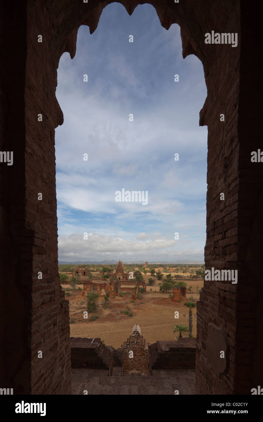 Vista dei templi circostanti il tempio Htilominlo, southwest Bagan, MYANMAR Birmania Foto Stock