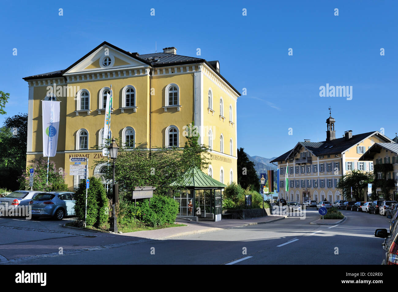 Informazioni turistiche e municipio di Tegernsee, Alta Baviera, Baviera, Germania, Europa Foto Stock