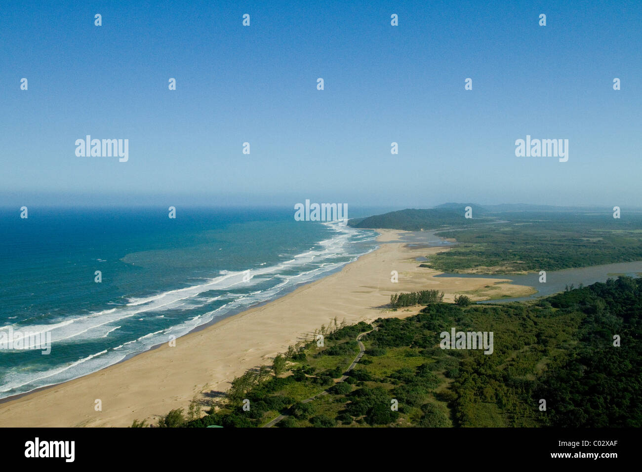 Vista aerea di Santa Lucia incontro estuario Oceano Indiano Foto Stock