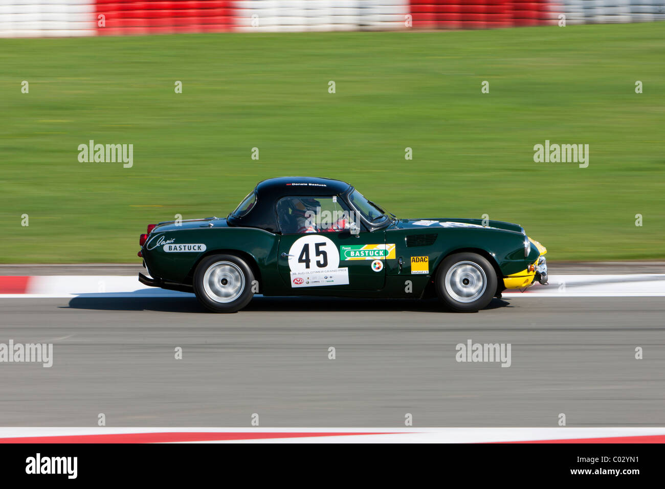 Gara di post-guerra racing cars, MG, al Oldtimer Grand Prix 2010 sulla gara del Nurburgring via, Renania-Palatinato Foto Stock