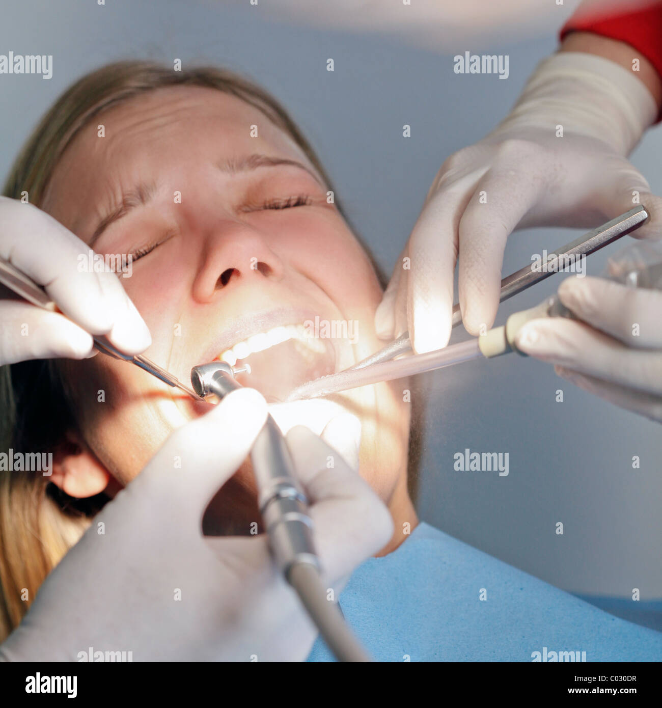 Ragazza per il dentista, paura Foto Stock
