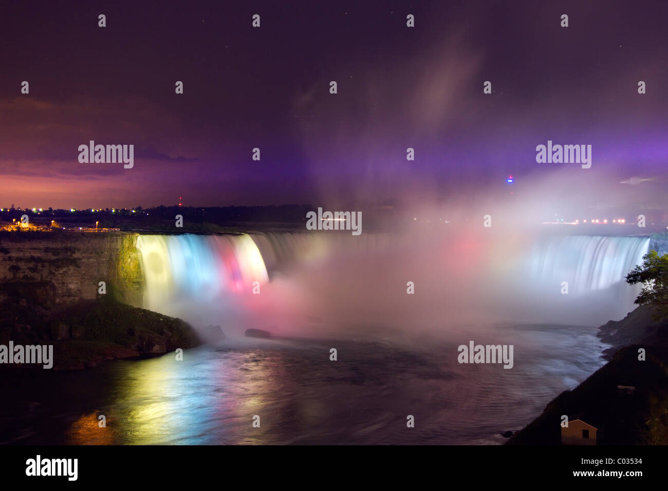 Cascate Horseshoe di notte, Fiume Niagara, Niagara Falls, Ontario, Canada, America del Nord Foto Stock