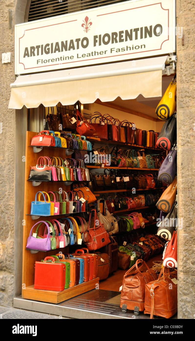 Colorata borse a mano per la vendita, Firenze, Italia, Europa Foto stock -  Alamy