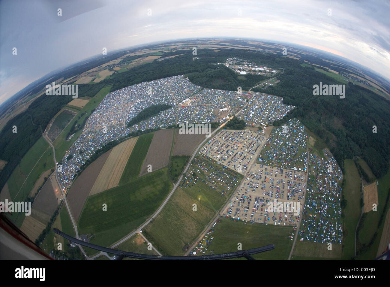 Campeggio, natura uno 2010 electronic music festival, Kastellaun, Renania-Palatinato, Germania, Europa Foto Stock