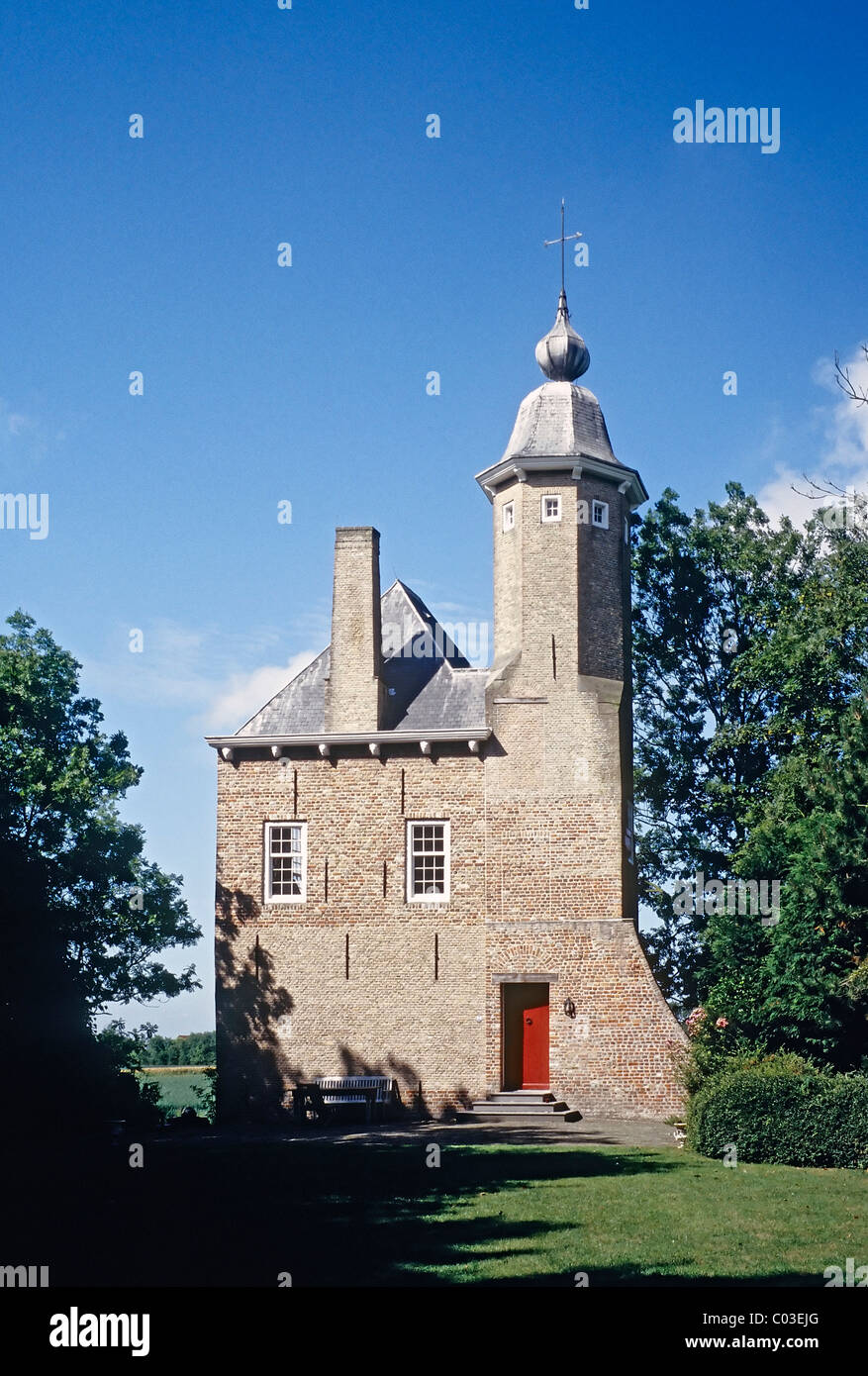 Edificio storico con torretta, ex residenza di vacanza dei vescovi di Middelburg, Grijpskerke, Zeeland, Paesi Bassi, Benelux Foto Stock