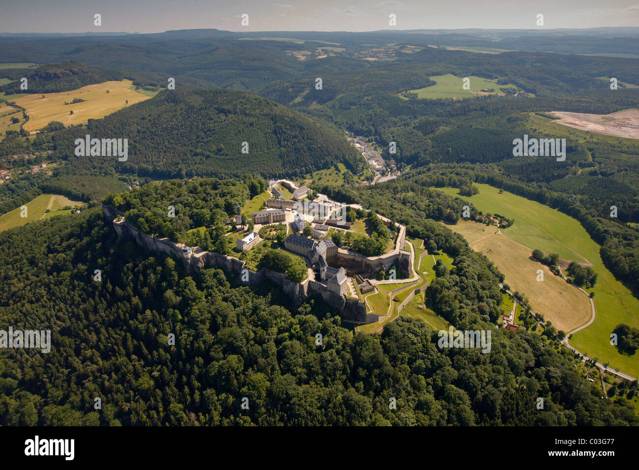 Vista aerea, Koenigstein, Elbtal valley, Elba montagne di arenaria, Svizzera Sassone distretto, Sassonia, Germania, Europa Foto Stock
