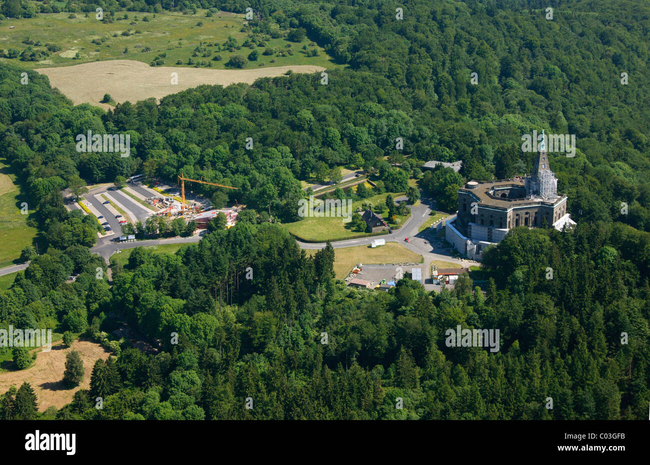 Vista aerea, edificio ottagonale con Hercules statua, Bergpark Wilhelmshoehe park, Kassel, Hesse, Germania, Europa Foto Stock