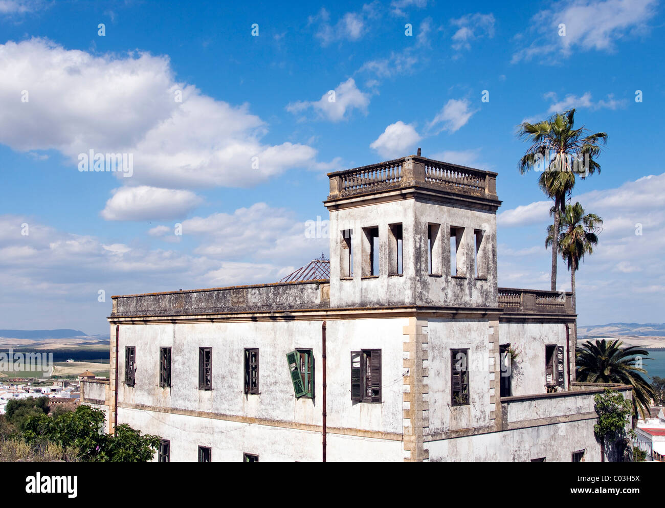 Rovine di un vecchio hotel, Bornos, Andalusia, Spagna, Europa Foto Stock