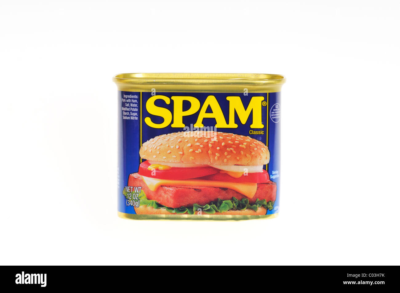 Non aperti possono stagno di Hormel Foods prodotto a base di carne di Spam su sfondo bianco, isolata. Stati Uniti d'America Foto Stock