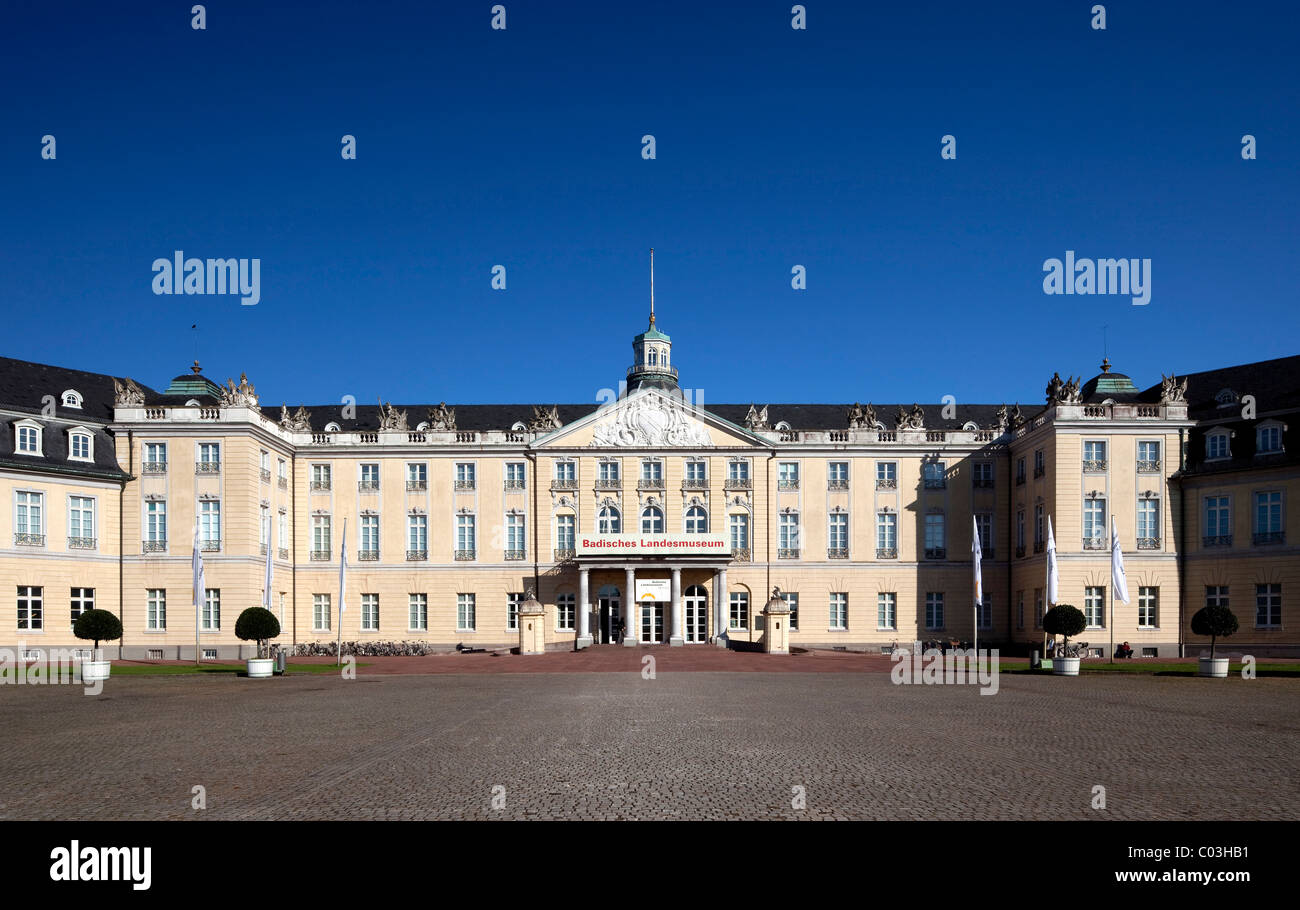 Schloss castello di Karlsruhe, Karlsruhe, Baden-Wuerttemberg, Germania, Europa Foto Stock