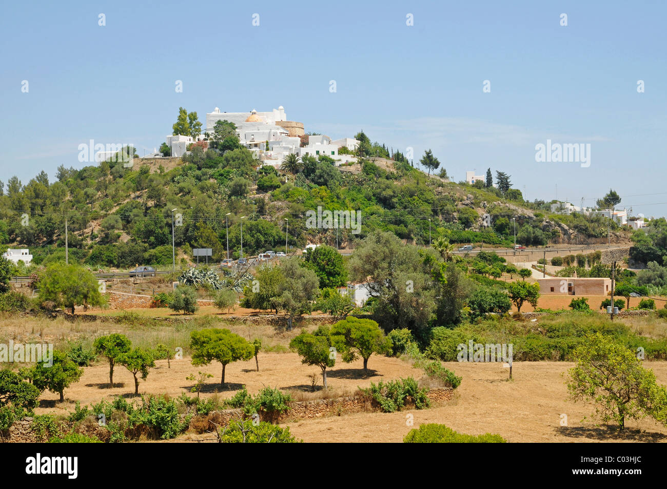 Puig de Missa, chiesa e monastero su una collina sopra il paese di Santa Eulària des Riu, Ibiza, Pityuses, isole Baleari, Spagna Foto Stock