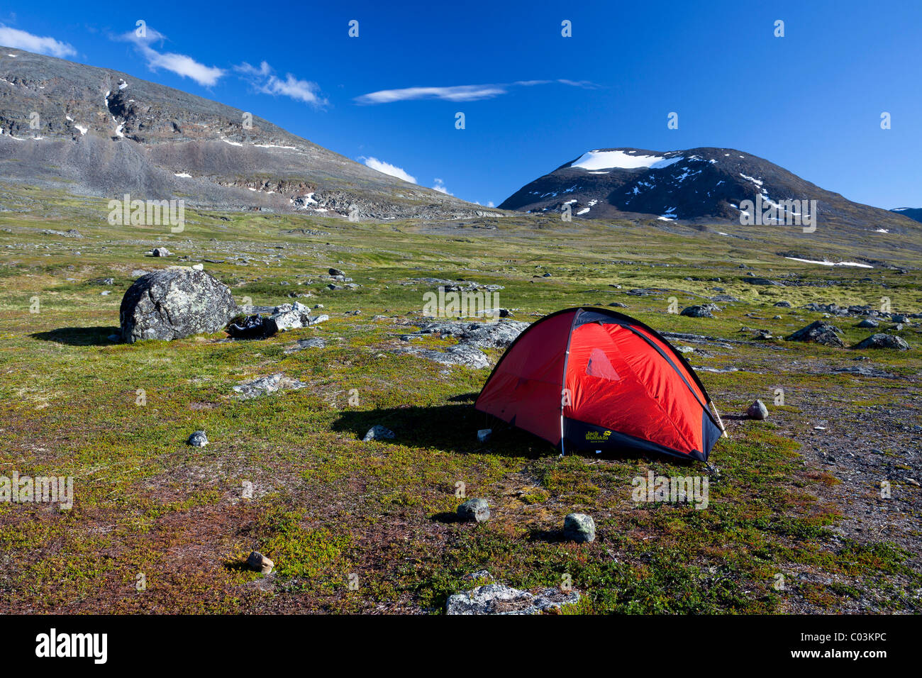 Tenda Rossa nel Fjaell montagne, Kungsleden del re Trail, Lapponia, Svezia, Europa Foto Stock