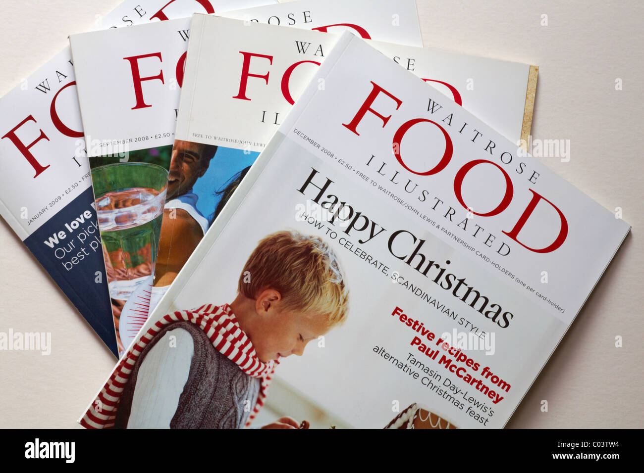 Selezione di Waitrose Food riviste illustrate su sfondo bianco Foto Stock
