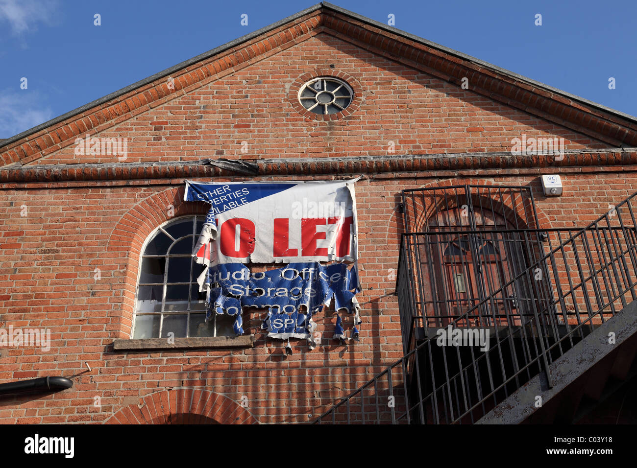 Vecchia proprietà vuota per consentire a Nottingham, Inghilterra, Regno Unito Foto Stock