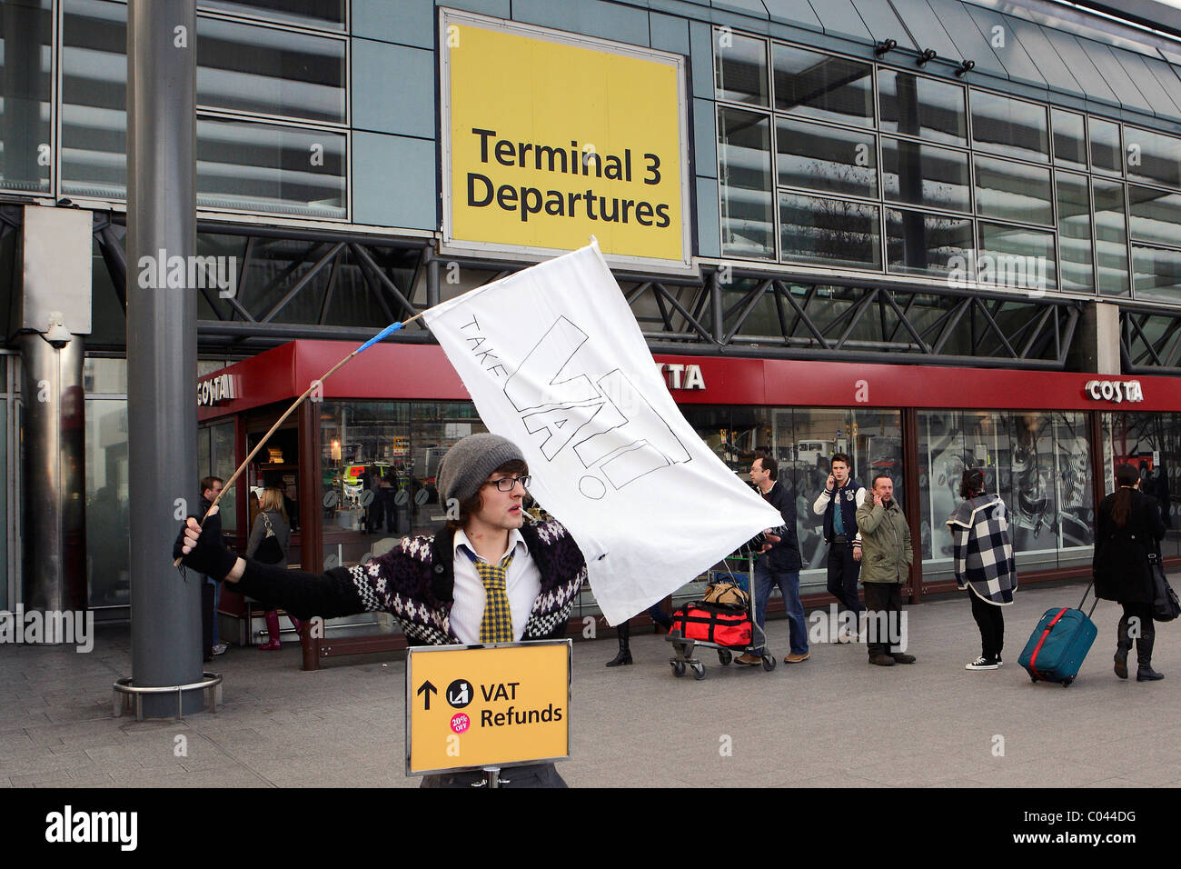 Prendere l'IVA protester all'aeroporto di Heathrow di Londra Foto Stock