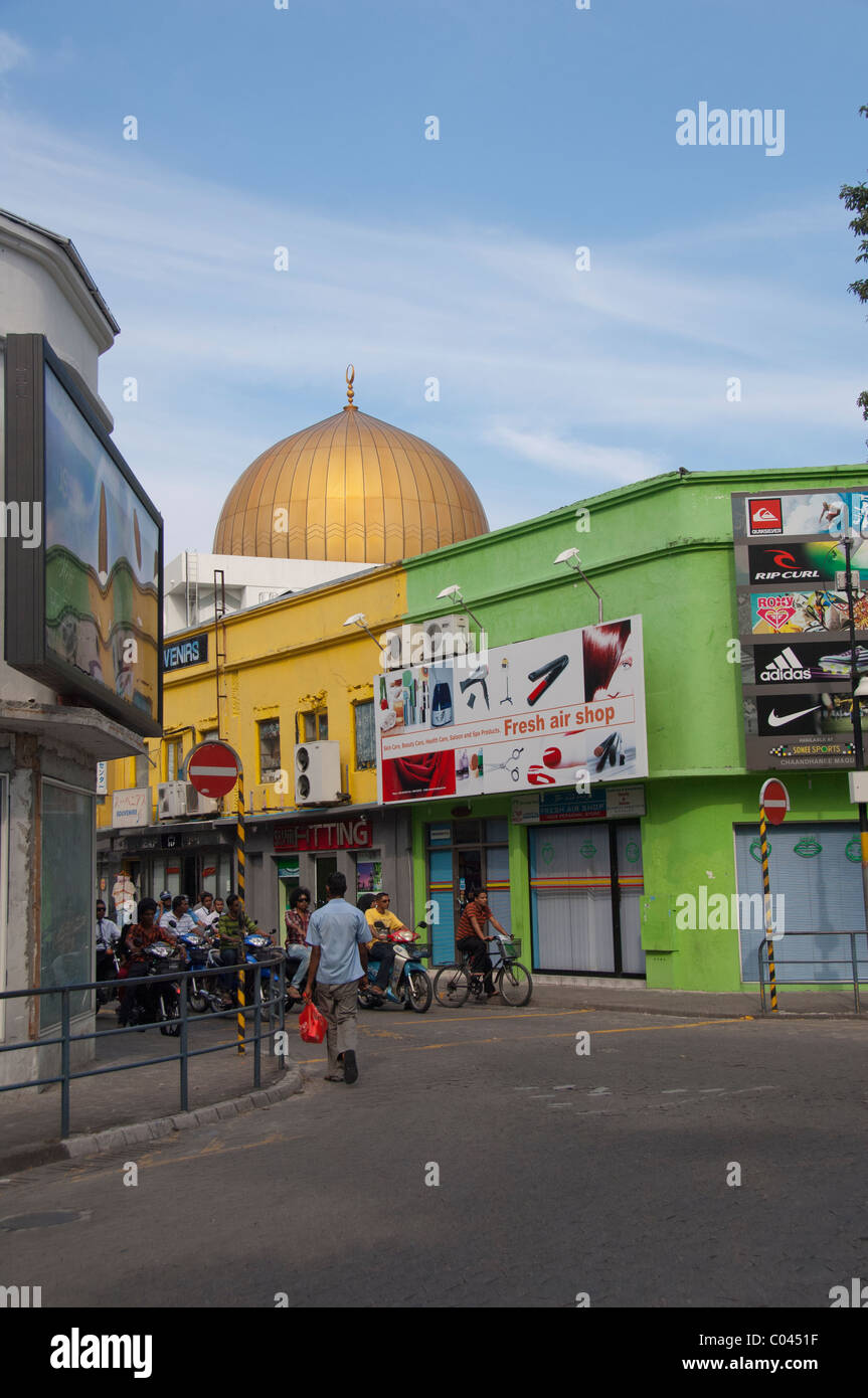 Maldive, maschio. Isola e città capitale dell'arcipelago delle Maldive. Downtown maschio, gold dome del Centro Islamico. Foto Stock