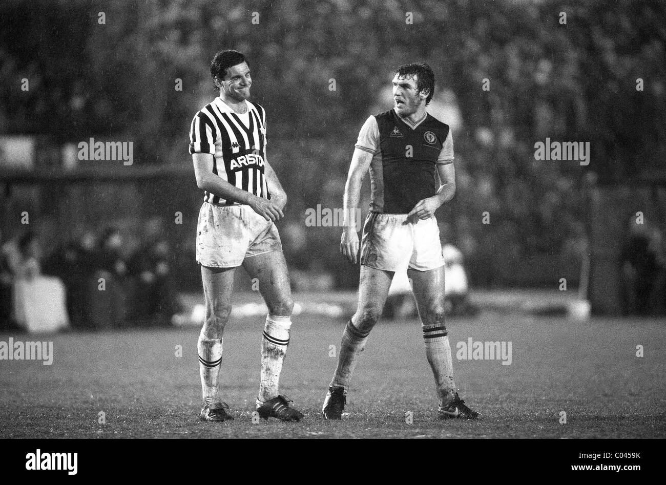 La Juventus v Aston Villa 16/3/1983 Peter Withe e Sergio Brio Foto stock -  Alamy