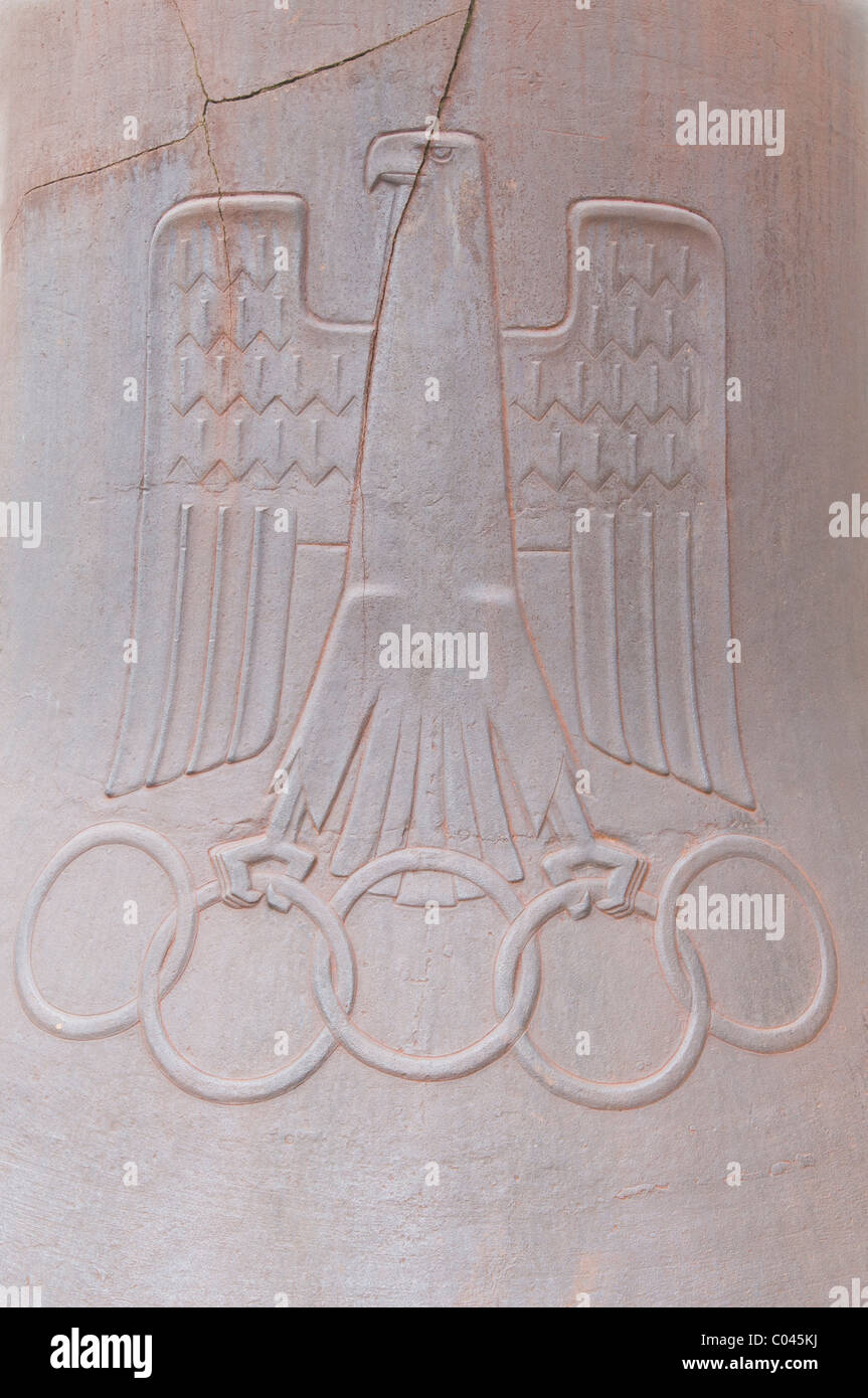 Dettaglio della Berlino campana olimpica, simbolo dell'XI Olimpiadi svoltasi nel 1936, ormai riconosciuto come un memoriale di guerra Foto Stock