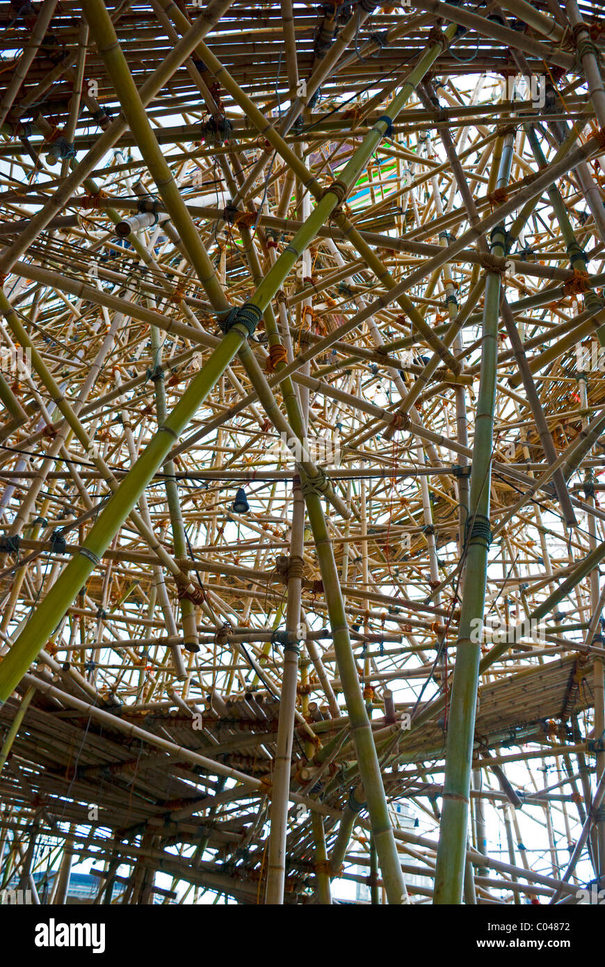 Scultura di bambù dalla Starn Twins, sul tetto del Metropolitan Fine Art Museum di New York City Foto Stock