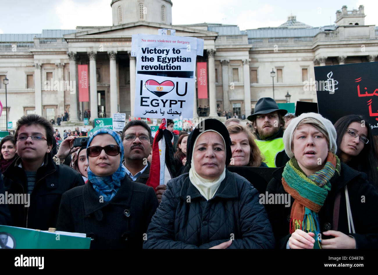 Vittoria egiziano celebrazione di Mubarak le dimissioni, organizzato da Amnesty International Trafalgar Square London REGNO UNITO Foto Stock