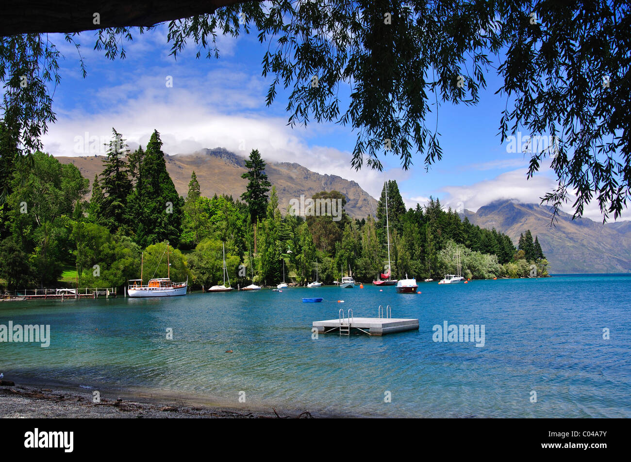Lago Wakatipu da Queenstown Bay Beach, Queenstown, regione di Otago, Isola del Sud, nuova Zelanda Foto Stock
