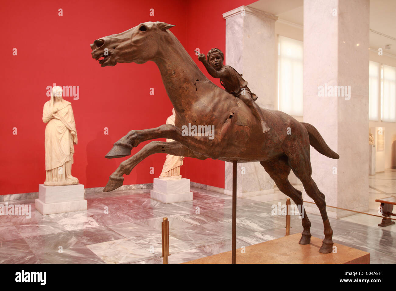 Statua di bronzo di cavallo e giovane fantino, Museo Archeologico Nazionale di Atene, Grecia Foto Stock