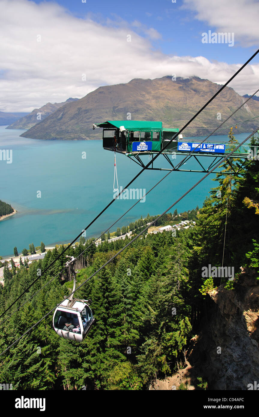 Lo Skyline Gondola e mensola Bungy, Queenstown, Regione di Otago, Isola del Sud, Nuova Zelanda Foto Stock
