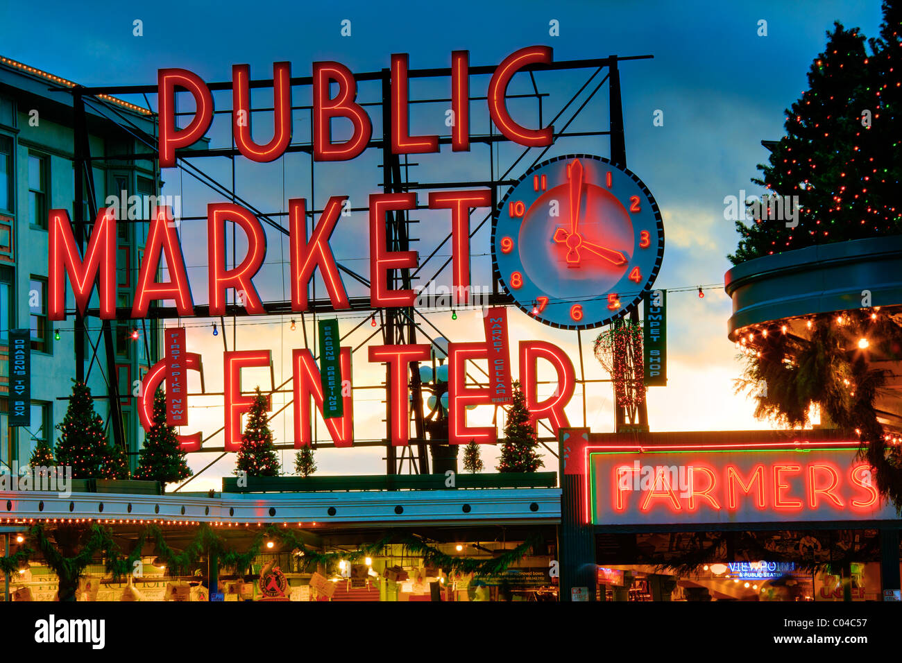 Insegna al neon vicino al Pike Place Market di Seattle Foto Stock