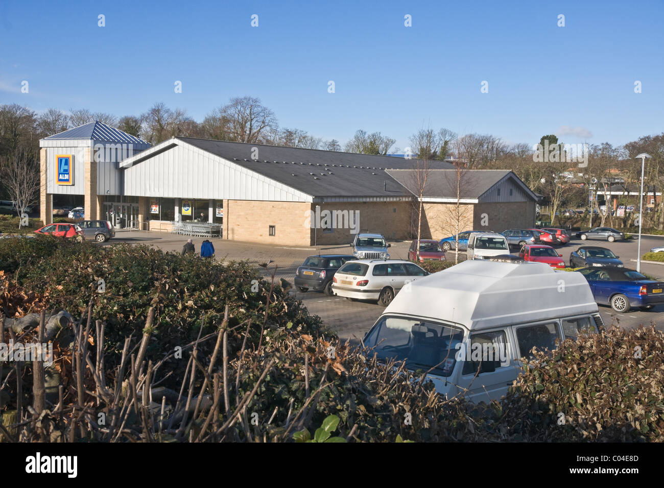 Supermercato parcheggio auto al Aldi, Catterick Garrison, North Yorkshire Foto Stock