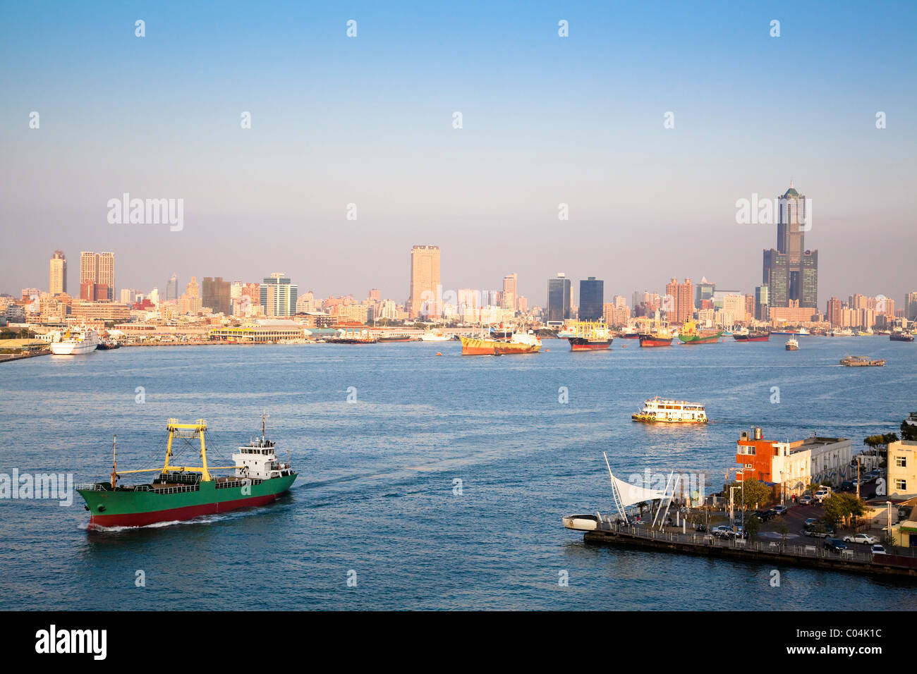 Paesaggio del porto di Kaohsiung in Taiwan Foto Stock