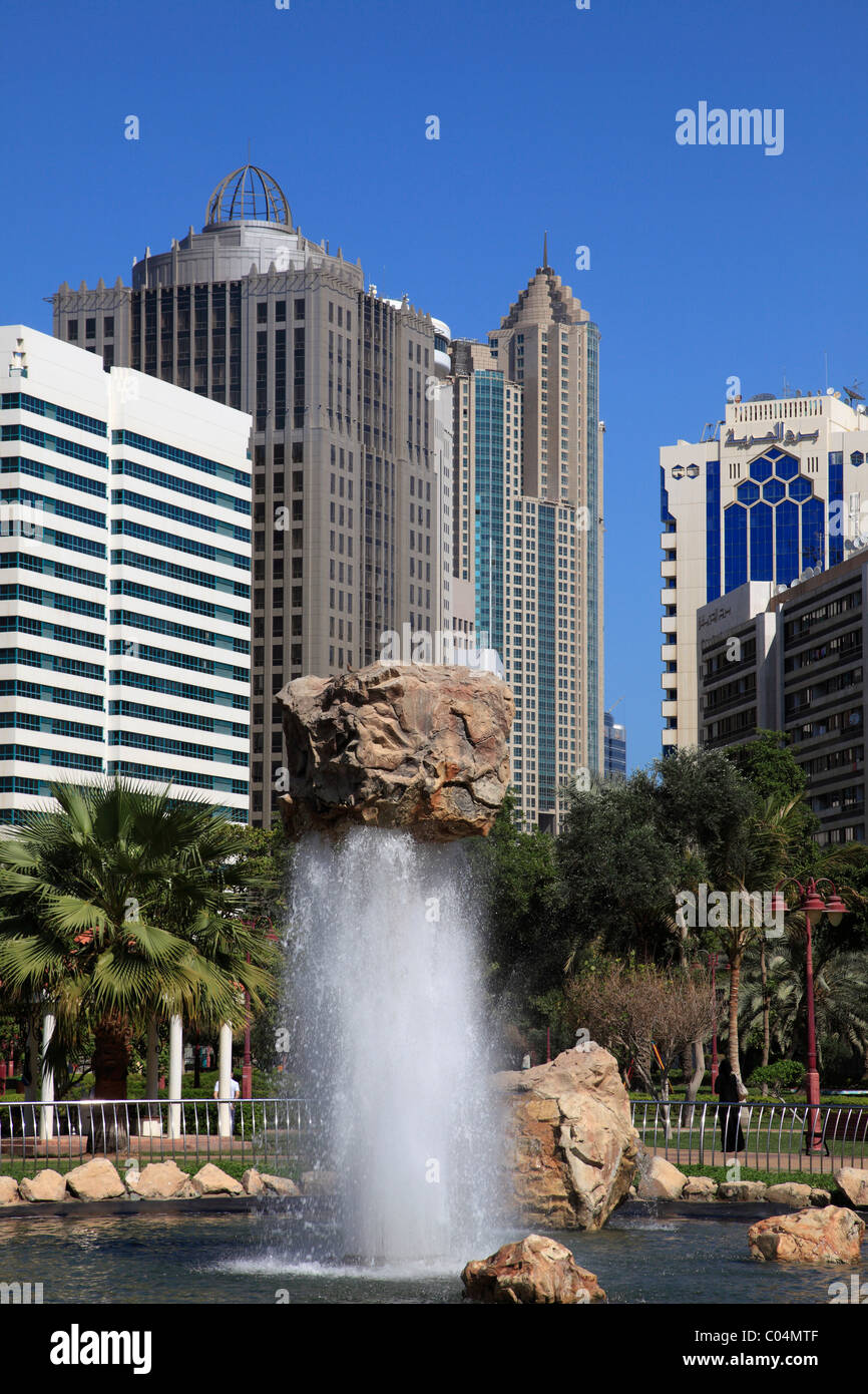 Emirati Arabi Uniti, Abu Dhabi, Capital Gardens, scene di strada, Foto Stock