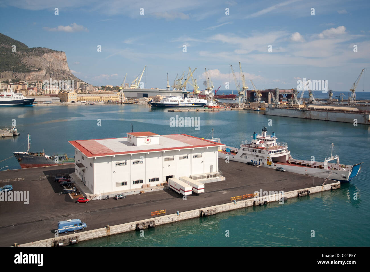 Porto di Palermo e cantieri di riparazione navale Foto Stock