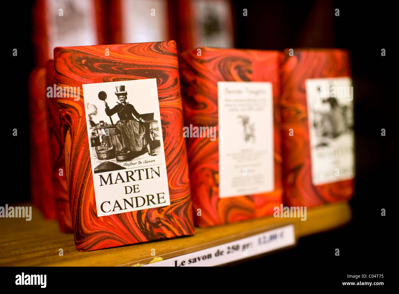 I saponi artigianali in vendita a Martin de Candre specialista il savon shop Mestre a Fontevraud Abbaye, Valle della Loira, Francia Foto Stock