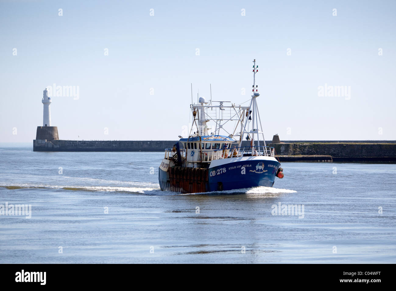 18,9 metro smerlo trawler 'star del Giura' in arrivo Aberdeen con pesca di cattura.Scozia Scotland Foto Stock