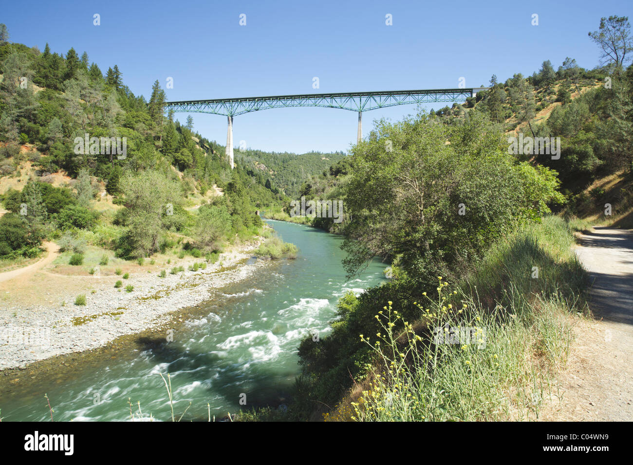 Guardando a nord verso il ponte Foresthill, Auburn, ponte più alto in California Foto Stock