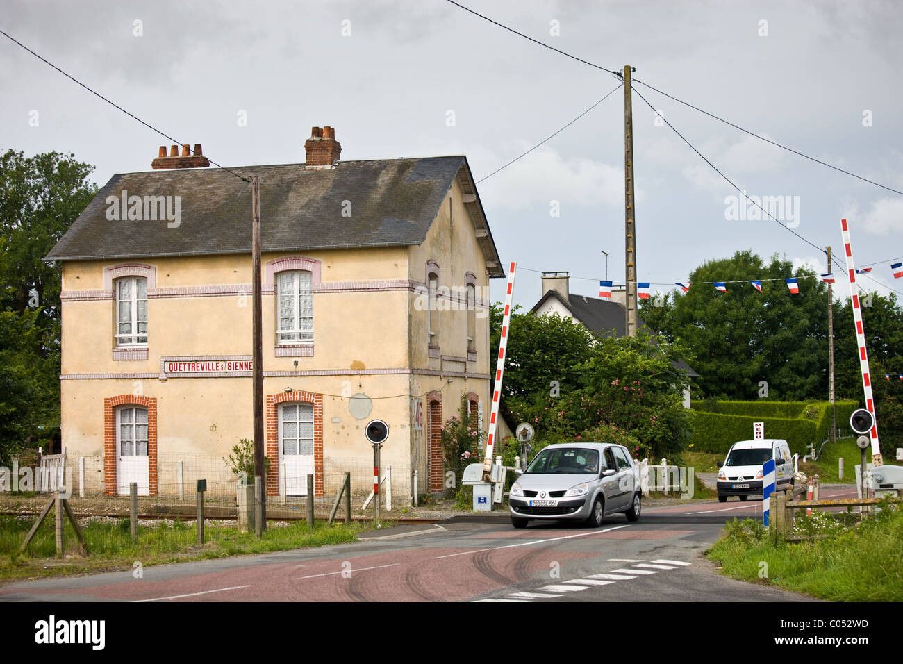 Passaggio a livello ferroviario a Quettreville-Sur-Senna in Normandia, Francia Foto Stock