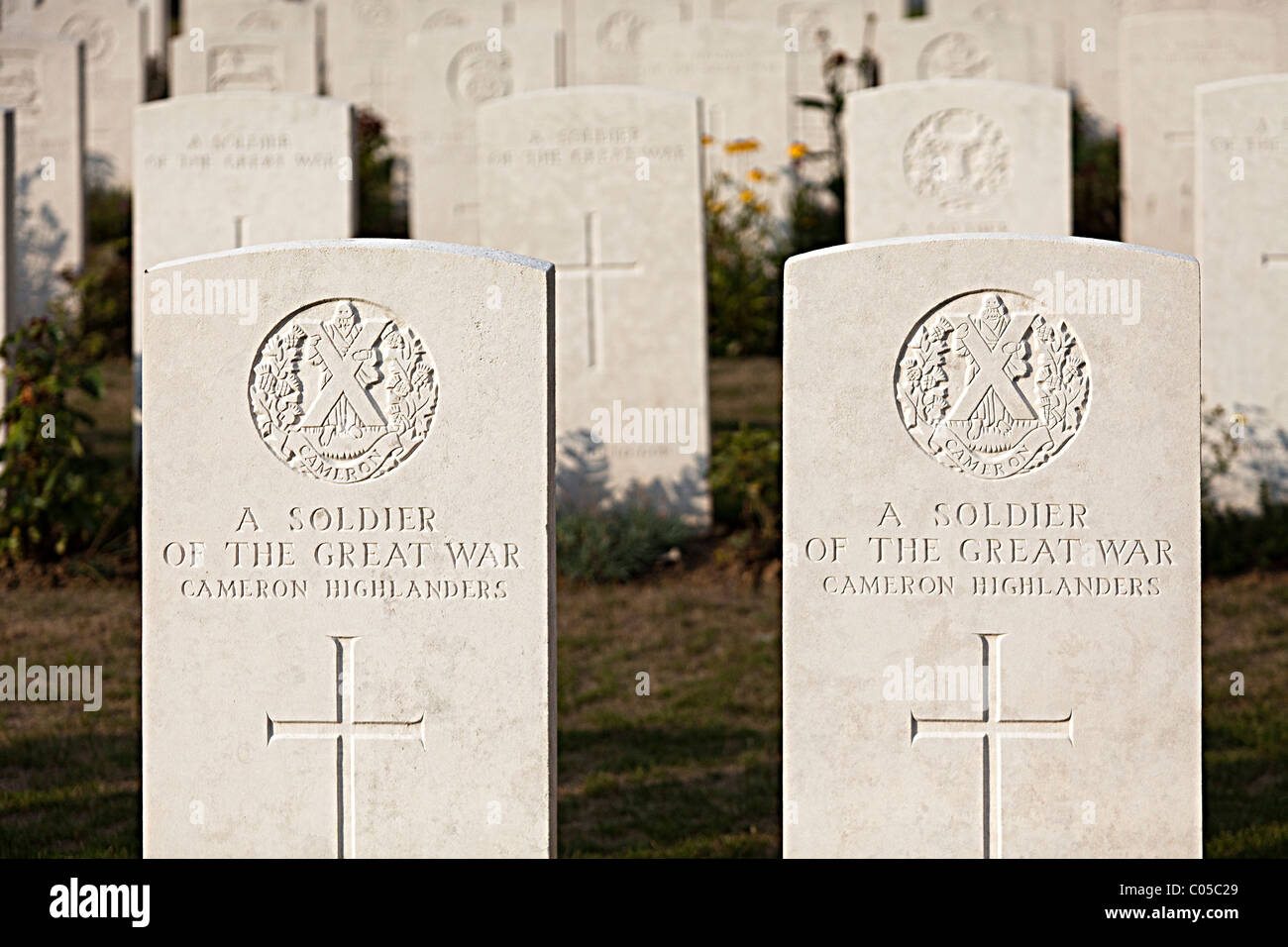 Un soldato della Grande Guerra le lapidi Cameron Montanari reggimento Prima Guerra Mondiale cimitero Vimy ridge Francia Foto Stock