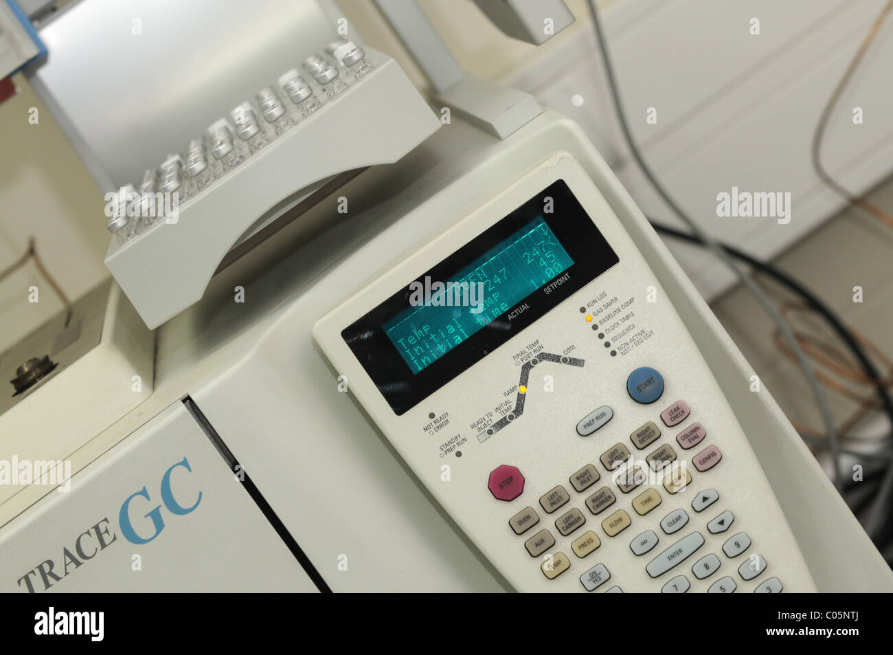 Trace Gas cromatografo nella centrale di laboratorio forense della polizia polacca a Varsavia Foto Stock