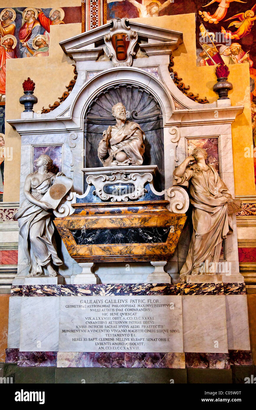 Galileo Galilei tomba busto statue Basilica Cattedrale di Santa Croce  Firenze Italia Foto stock - Alamy