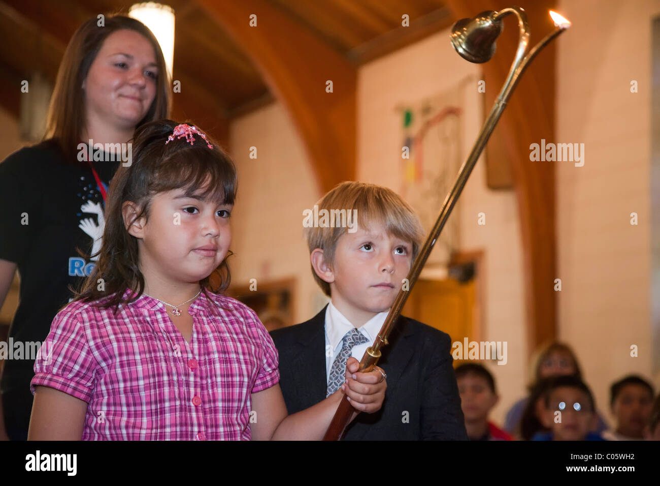 I bambini al servizio della Cappella a Methodist-Supported scuola privata Foto Stock
