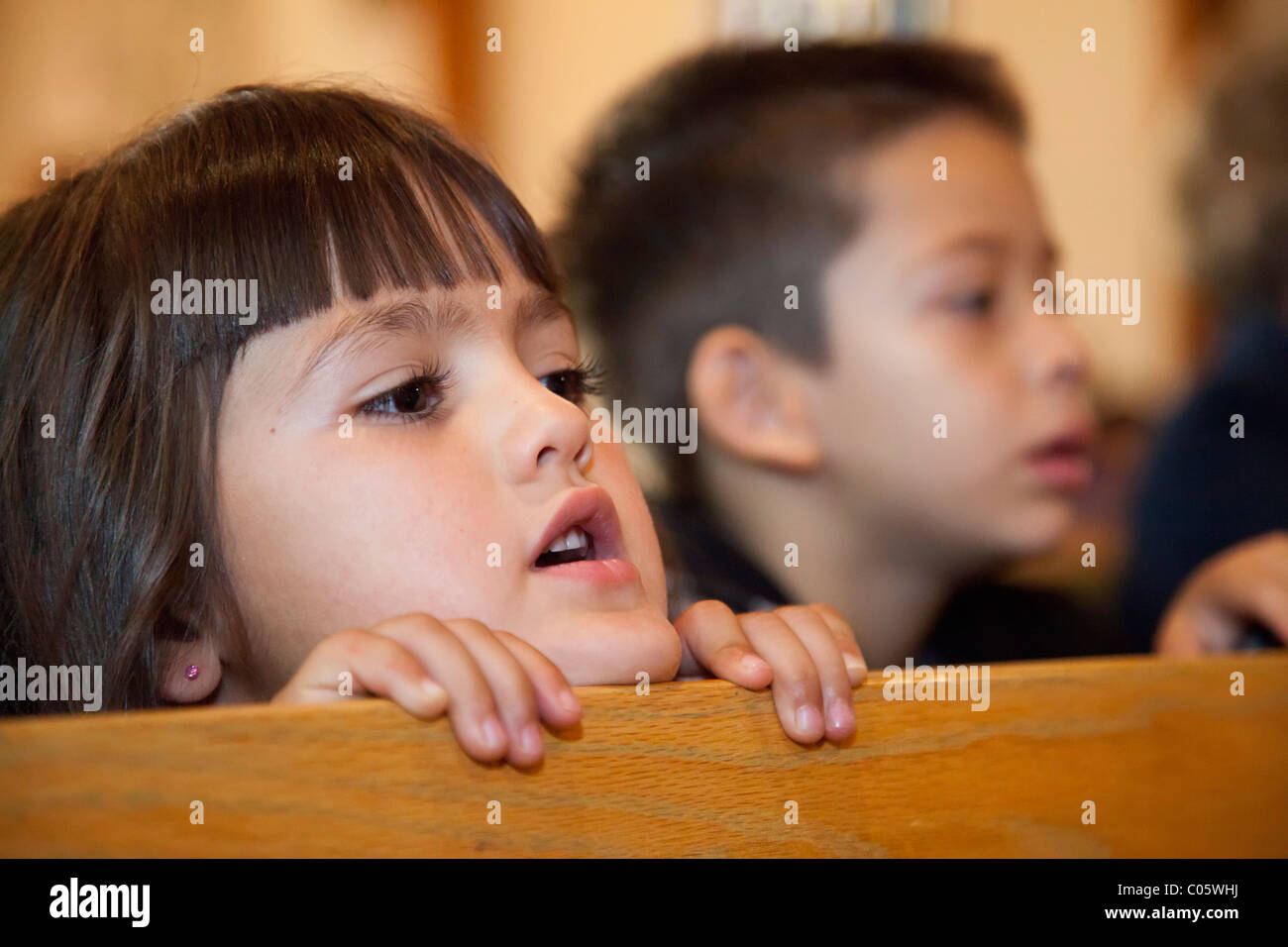 I bambini al servizio della Cappella a Methodist-Supported scuola privata Foto Stock