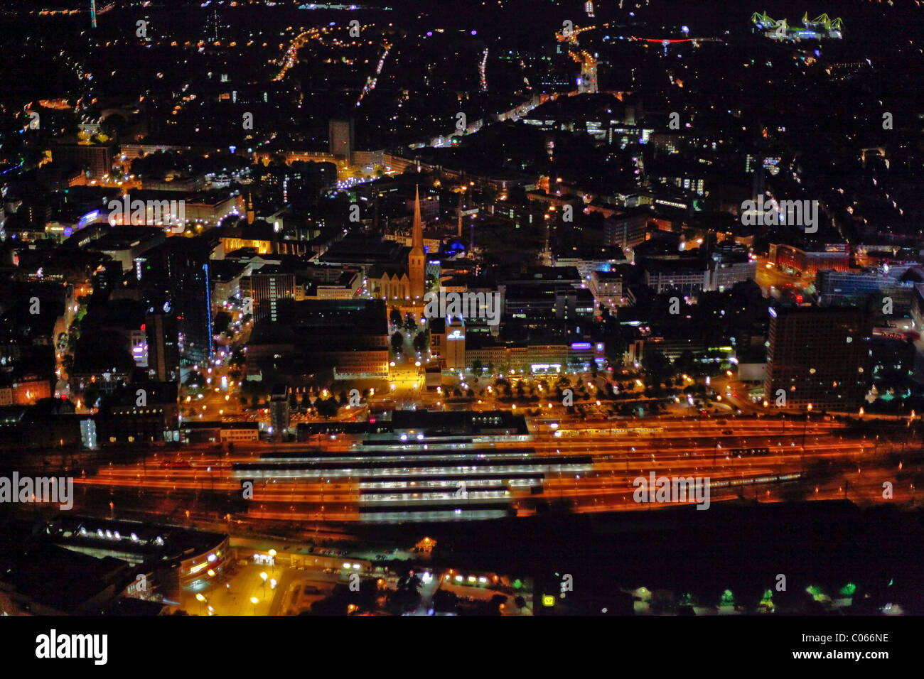 Vista aerea, night shot, stazione centrale, Extraschicht 2010, notte di cultura industriale, festival estivo di Foto Stock