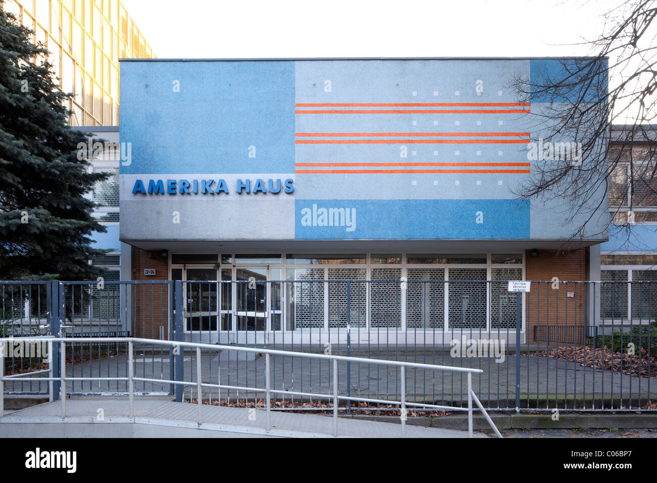 Amerika Haus, un centro culturale degli STATI UNITI D'AMERICA, quartiere di Charlottenburg di Berlino, Germania, Europa Foto Stock