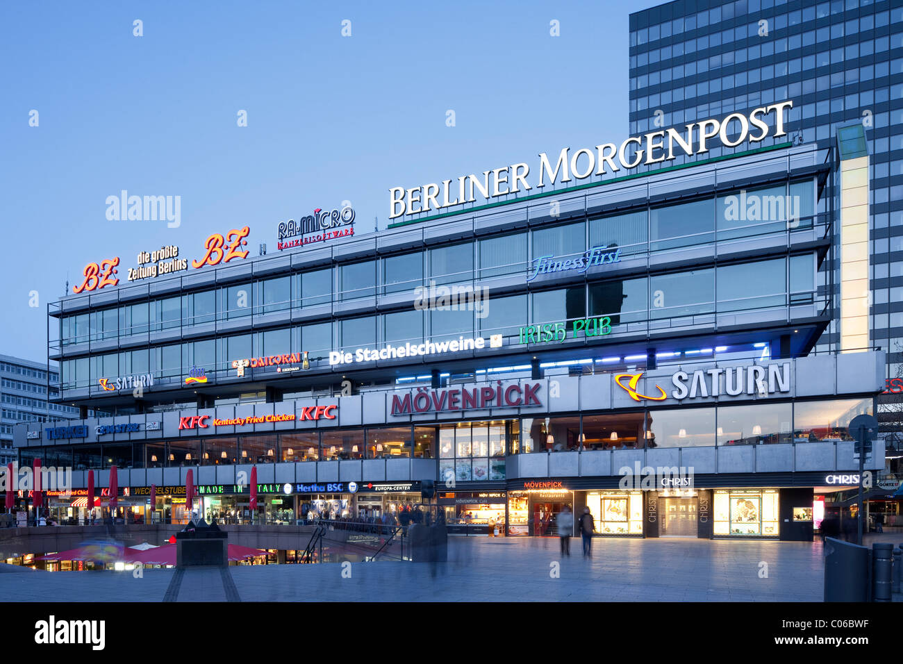 Europa Center shopping mall, il quartiere di Charlottenburg di Berlino, Germania, Europa Foto Stock