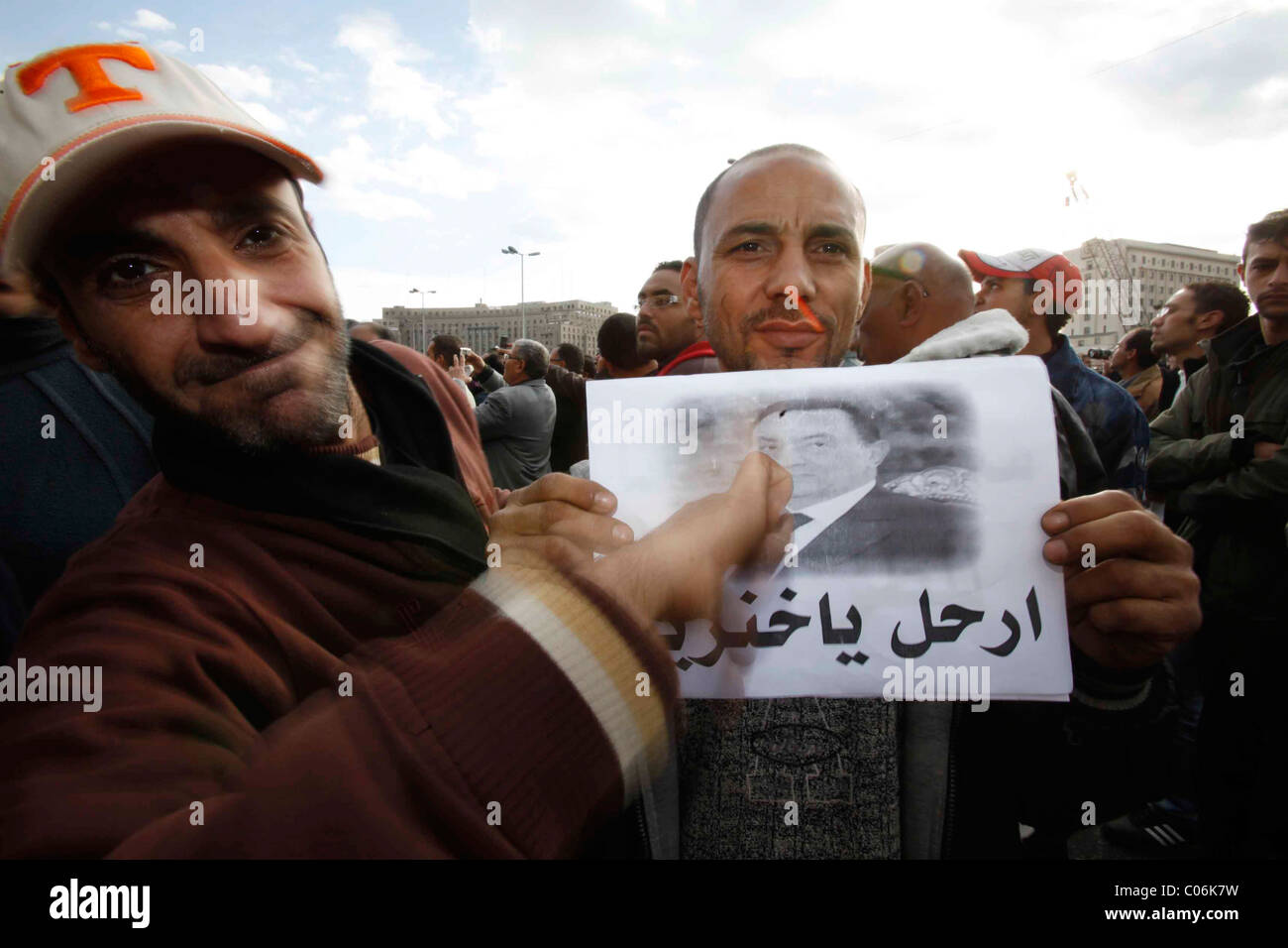 Disordini civili in Cairo, Egitto, 31 gennaio 2011. Migliaia di persone che protestano contro 30 anni di regno del presidente egiziano Hosni Mubarak Foto Stock