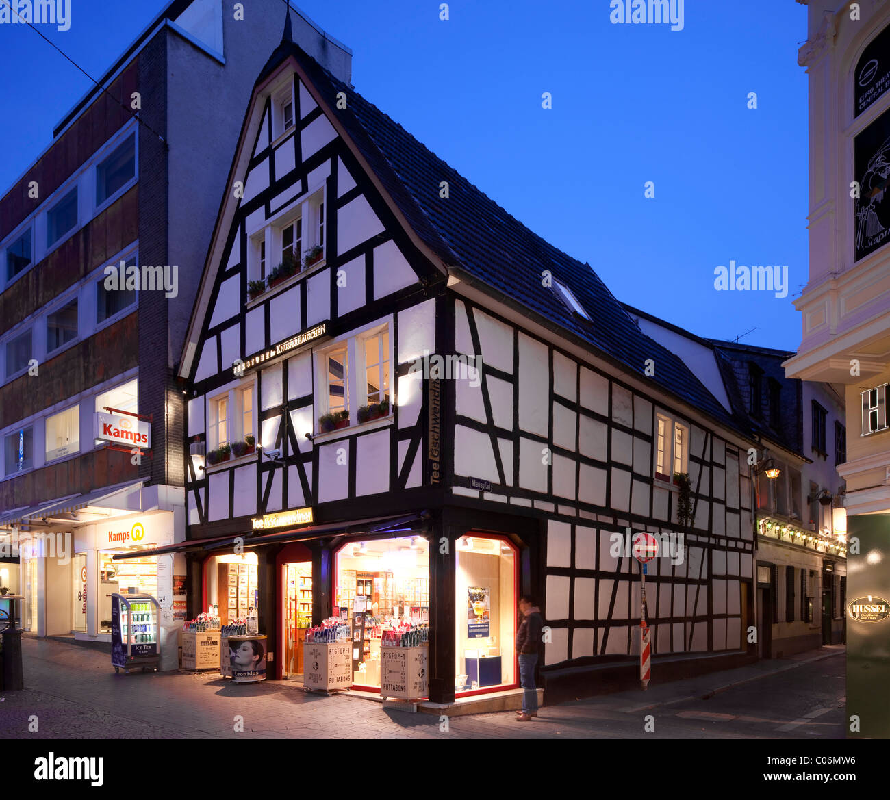 Aziende commerciali per il centro storico della città di Bonn, Renania, Renania settentrionale-Vestfalia, Germania, Europa Foto Stock